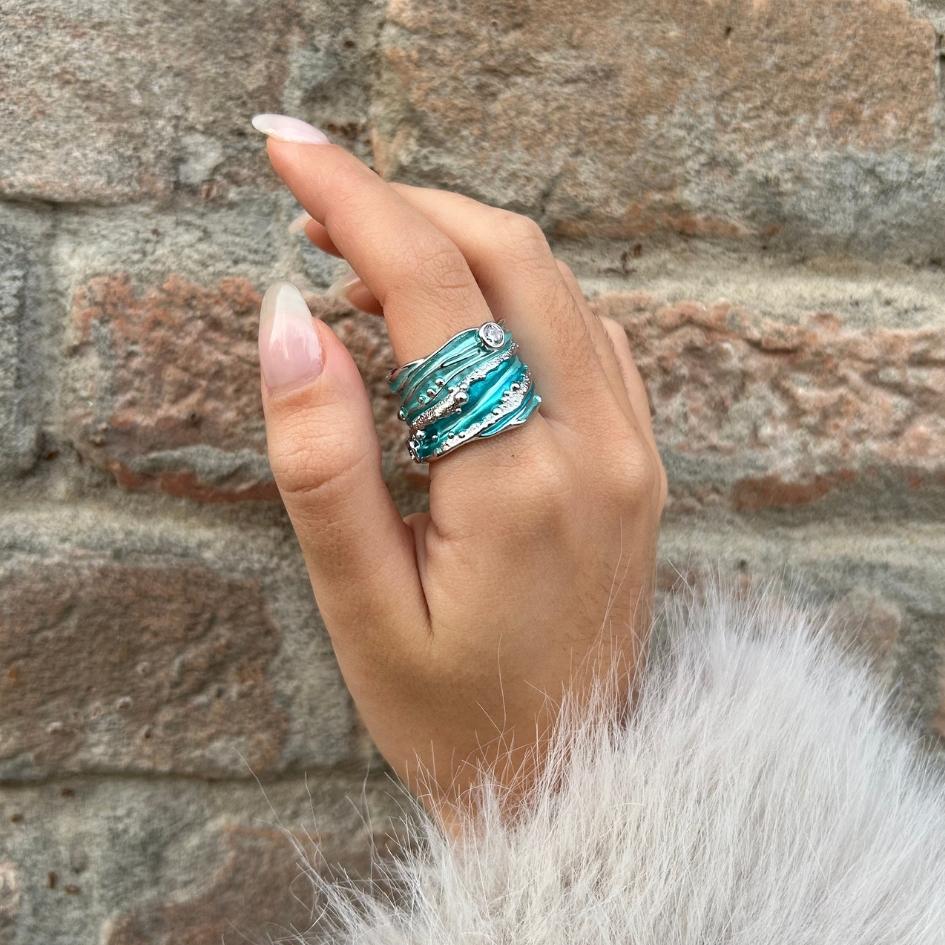 Thalira | Crystal Waves