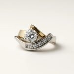 Thalya | Anello Vintage Irregolare con Brillanti